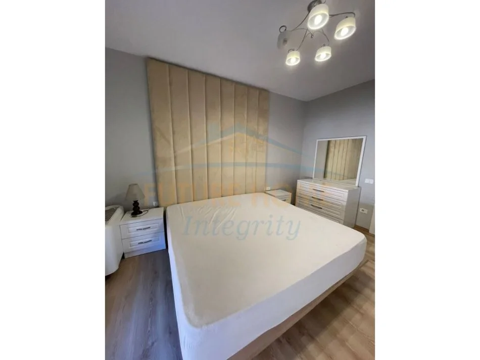 Tirane, jepet me qera apartament 2+1 Kati 6, 110 m² 1.200 € (Rruga e Kavajes)