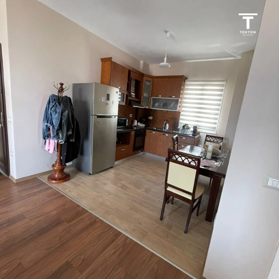 Tirane, shitet apartament 2+1+Ballkon Kati 3, 105 m² 103.000 € (SELITE E VOGEL)