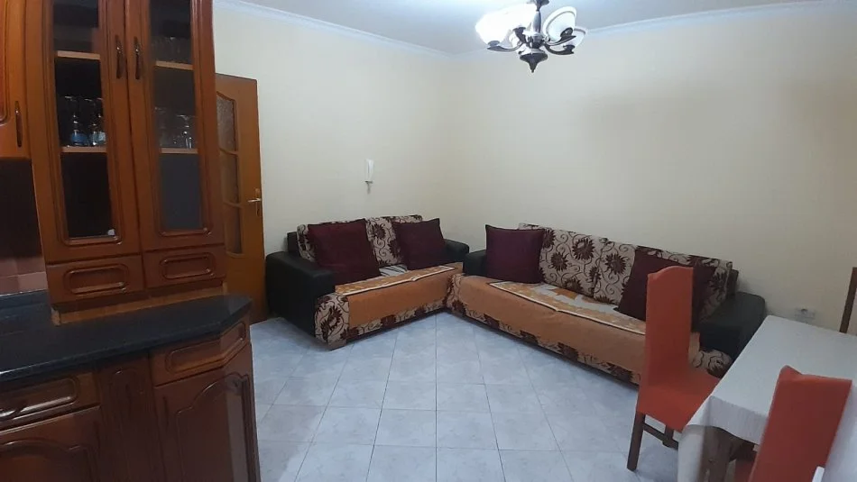 Tirane, Apartament 2+1 me qira Kati 5, 96 m² 400 € (Rruga e Dibres)
