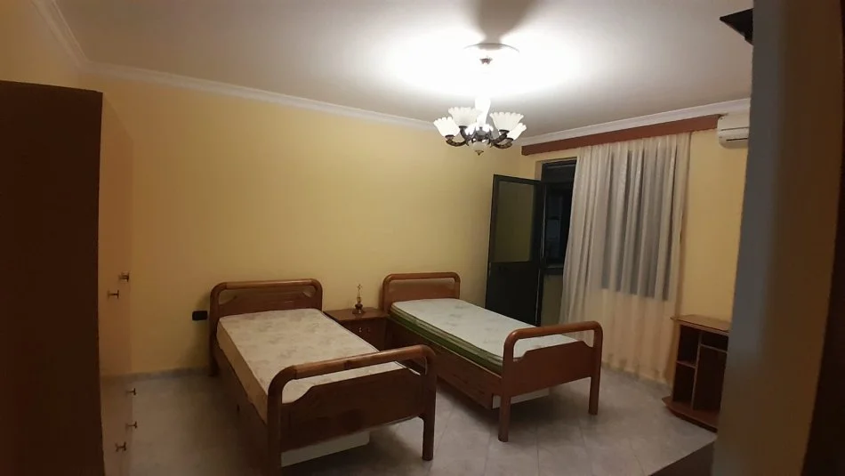 Tirane, Apartament 2+1 me qira Kati 5, 96 m² 400 € (Rruga e Dibres)