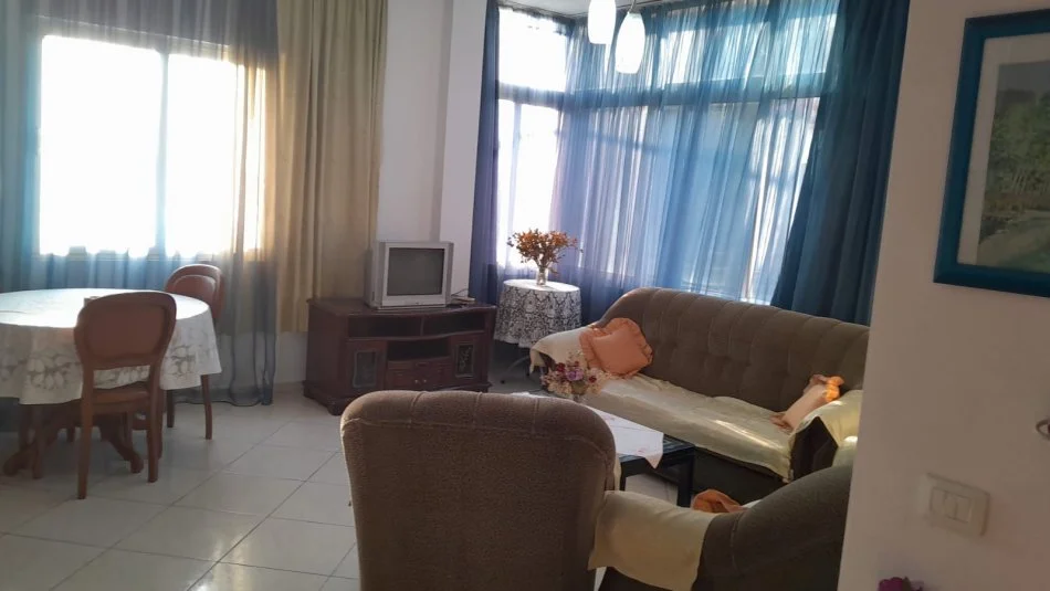 Tirane, Apartament me qira  1+1 Kati 3, 67 m² 30 000 ALL  (Fuat Toptani)