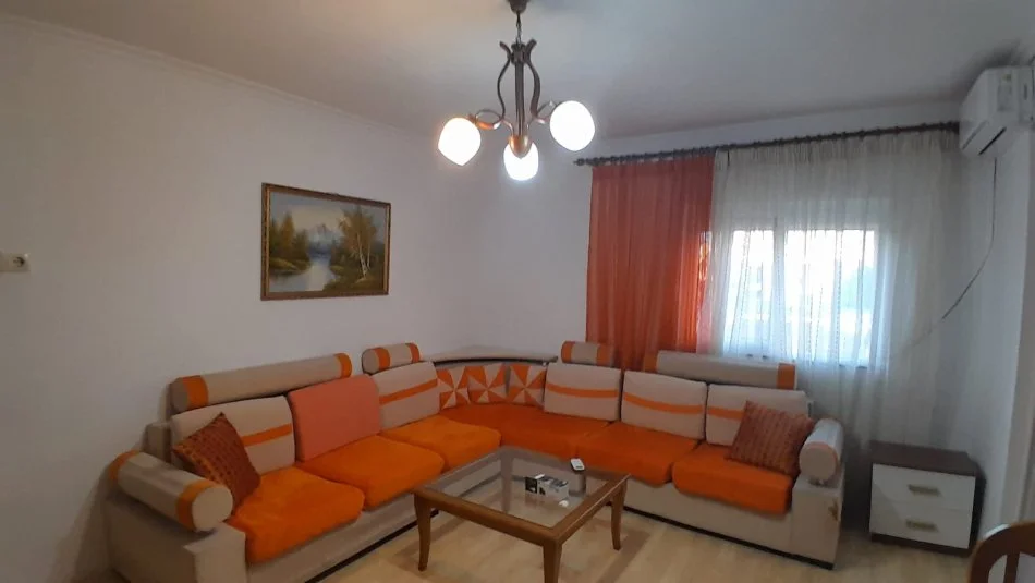 Tirane, Apartament 1+1 me qira tek Rruga Elbasanit 39 000 Leke