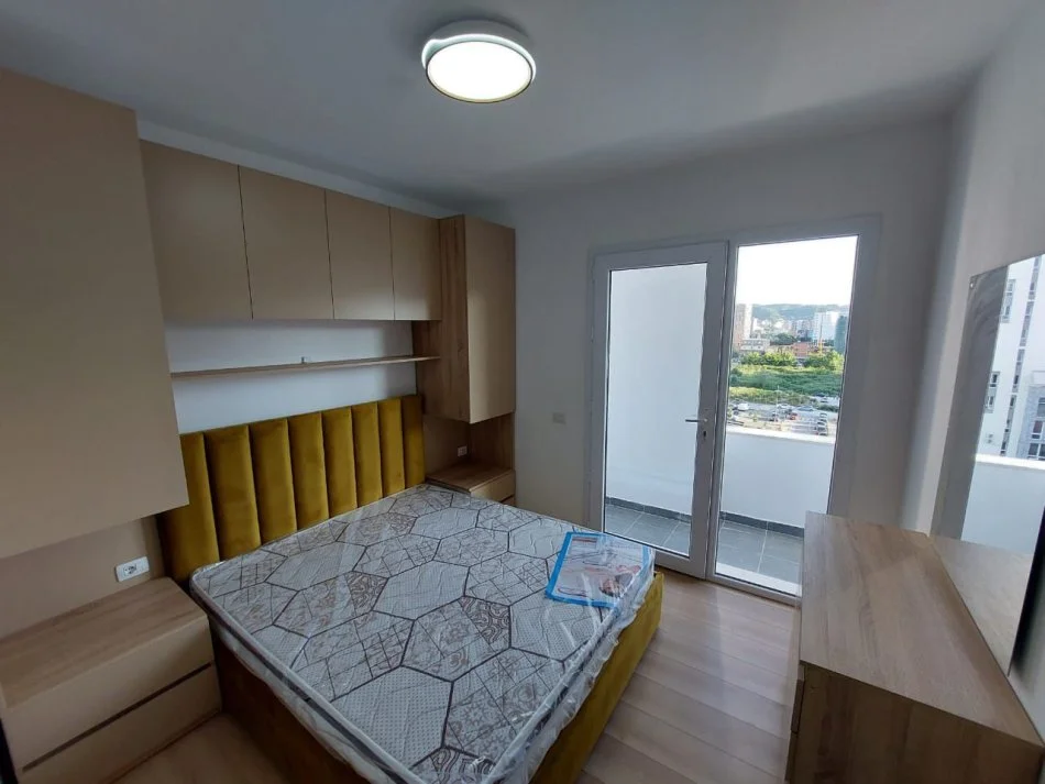 Tirane, jepet me qera apartament 1+1+Ballkon Kati 4, 55 m² 550 € (rruga Dritan Hoxha)