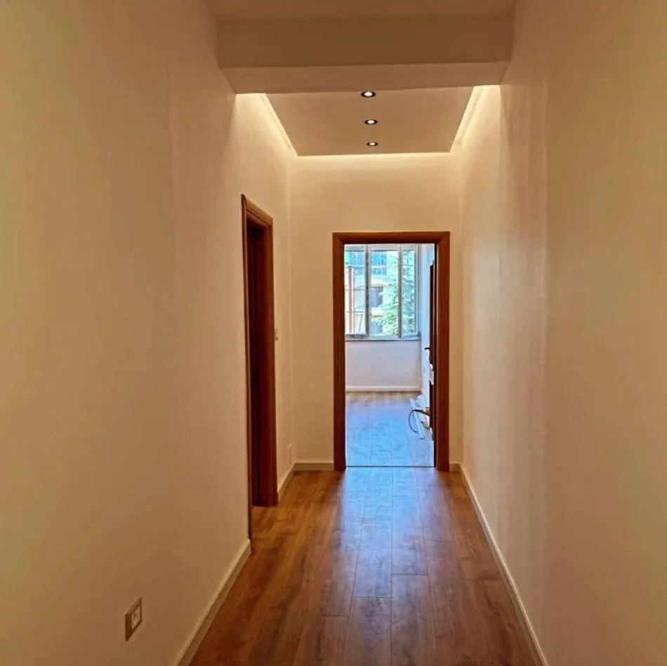 Tirane, shitet apartament 2+1+Ballkon Kati 3, 103 m² 178.000 € (rruga irfan tomini)