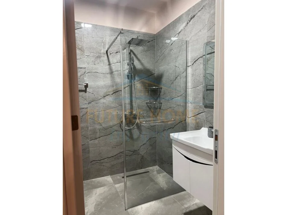 Tirane, jepet me qera apartament 1+1 Kati 2, 59 m² 600 € (SADIK PETRELA)