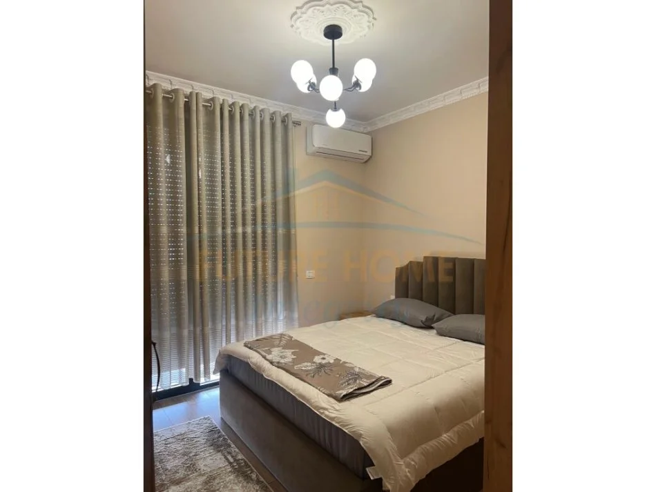 Tirane, jepet me qera apartament 1+1 Kati 2, 59 m² 600 € (SADIK PETRELA)