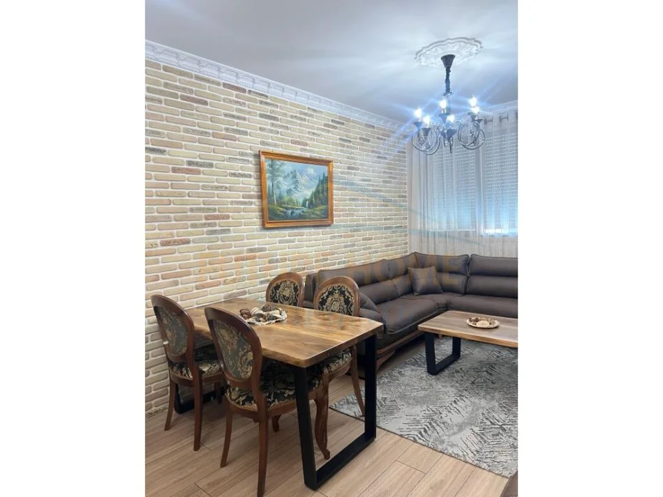 Tirane, jepet me qera apartament 1+1 Kati 2, 59 m² 600 € (SADIK PETRELA)