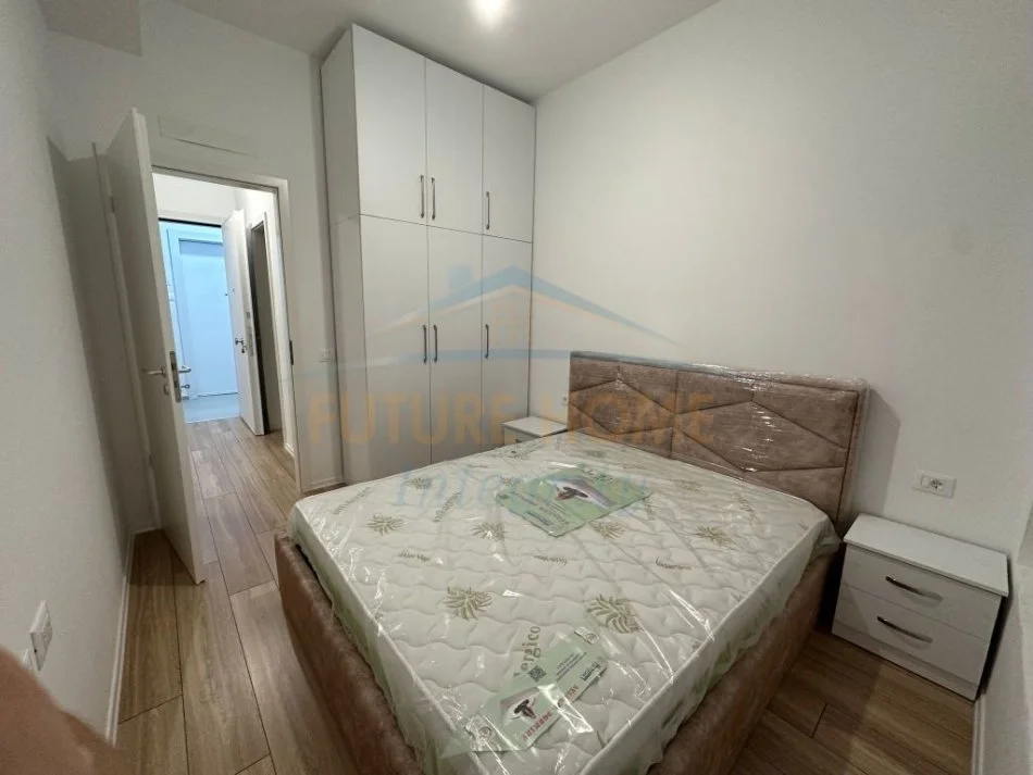 Tirane, jepet me qera apartament 1+1 Kati 6, 40 m² 330 € (ALI DEM)