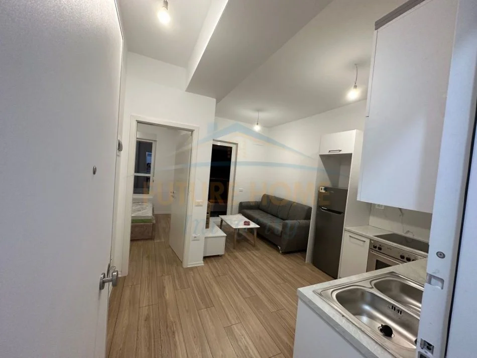 Tirane, jepet me qera apartament 1+1 Kati 6, 40 m² 330 € (ALI DEM)