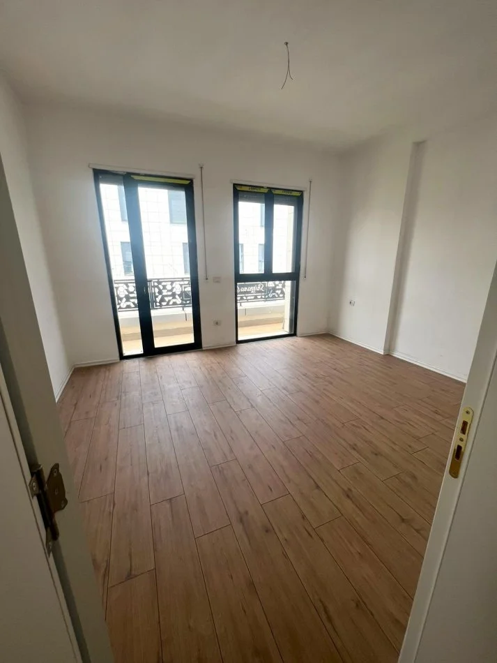 Tirane, shitet apartament 2+1 Kati 6, 114 m² 100.000 € (Kamez)