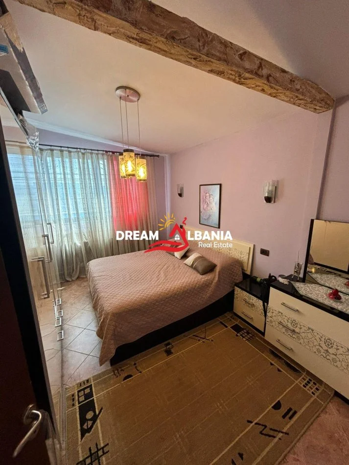 Tirane, jepet me qera apartament 1+1 Kati 10, 85 m² 450 € (ne Rrugen “Dritan Hoxha” tek Pallatet Blu)