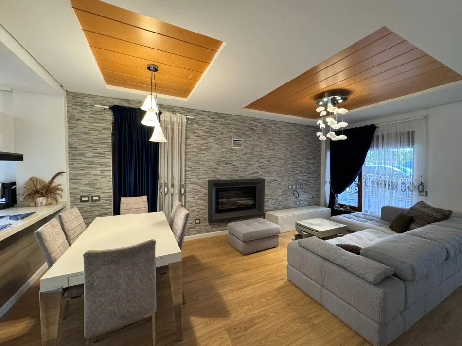 Tirane, jepet me qera apartament 3+1+Aneks+Ballkon Kati 0, 224 m² 3.000 € (LUNDER)