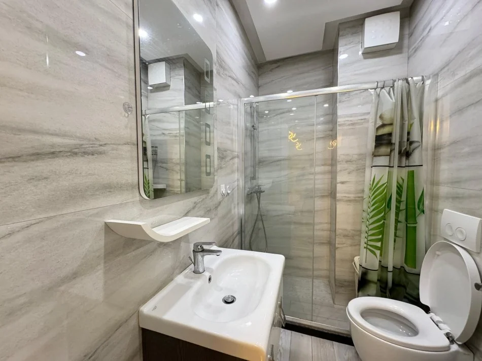 Jepet me Qira Apartament 2+1+2 tek 21 Dhjetori, në Kompleksin Kontakt 800 € !