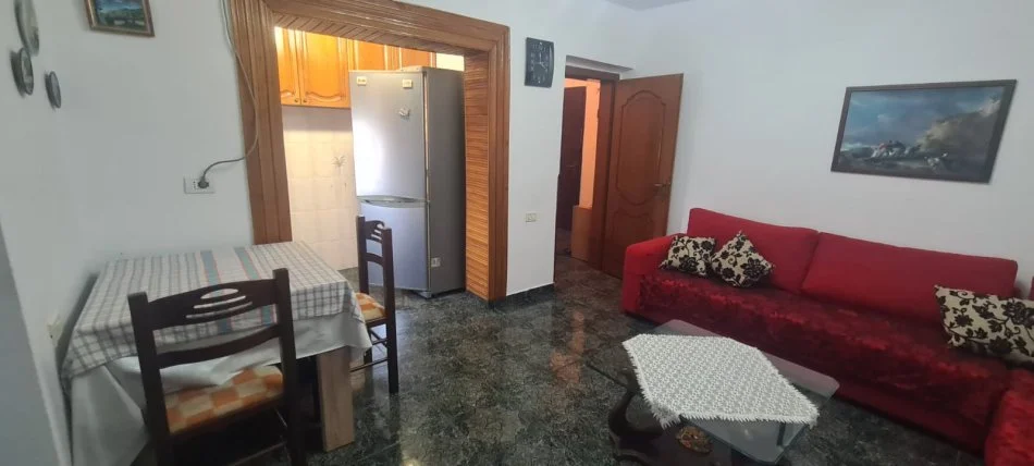 Tirane, jepet me qera apartament 1+1 Kati 3, 50 m² 380 € 