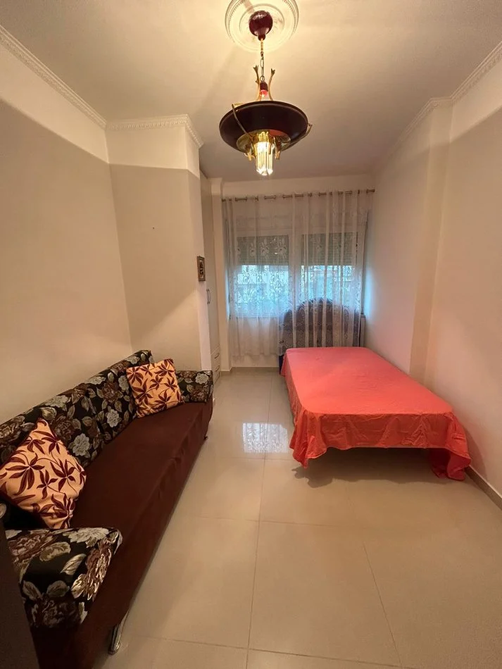 Tirane, jepet me qera apartament 3+1+Ballkon Kati 1, 138 m² 450 € (Kodra e Priftit)