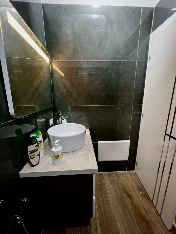 Tirane, shitet apartament 1+1+Ballkon Kati 6, 49 m² (Rruga Hoxha Tahsim)