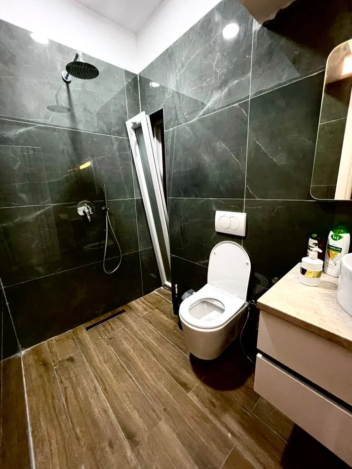 Tirane, shitet apartament 1+1+Ballkon Kati 6, 49 m² (Rruga Hoxha Tahsim)