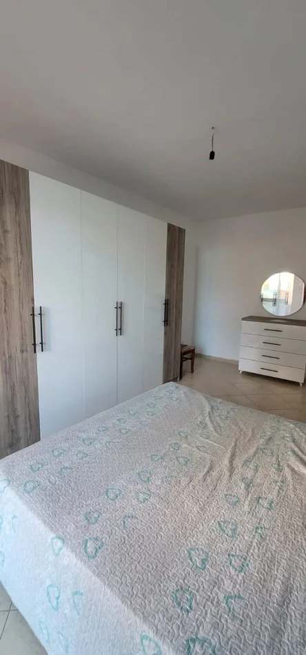Tirane, jap me qera apartament 2+1+Ballkon Kati 4, 107 m² 700 € (Rruga ASim Vokshi)