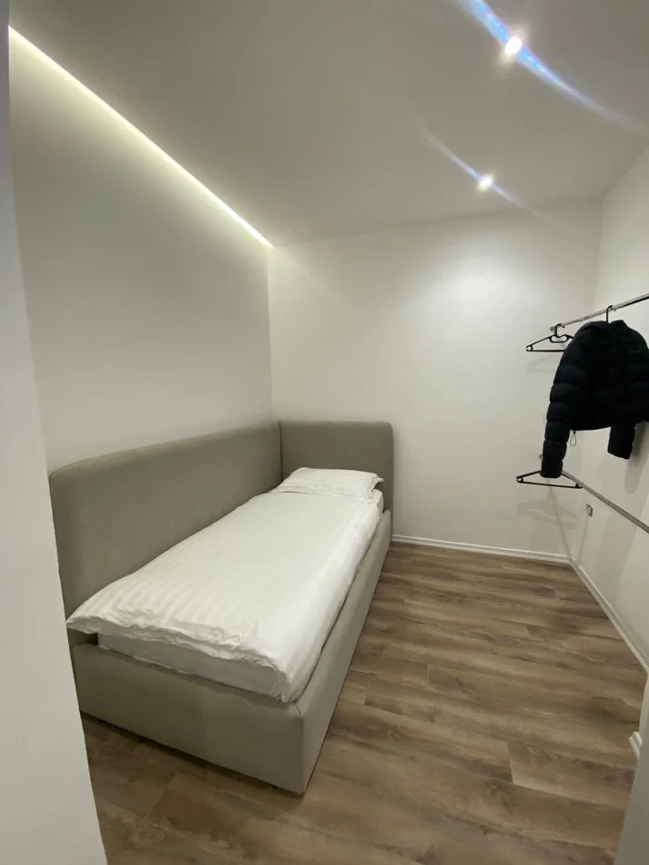 JEPET ME QIRA, APARTAMENT 2+1, RRUGA E BOGDANËVE, TIRANË, 900 EURO/MUAJ