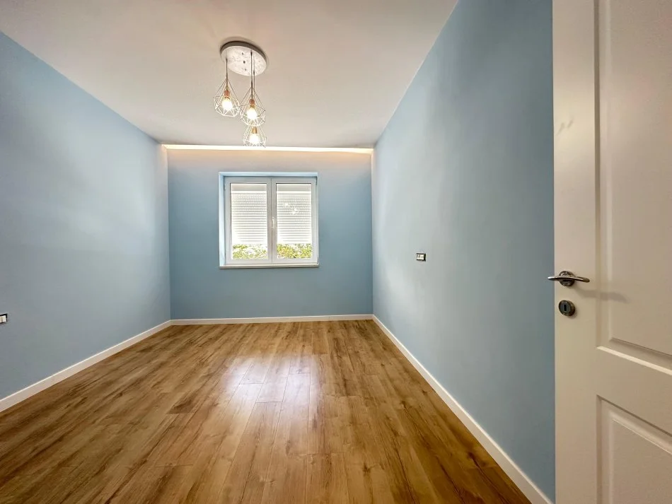 Tirane, shitet apartament 2+1+Ballkon Kati 1, 77 m² 140.000 €