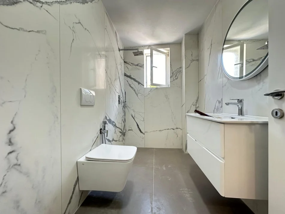 Tirane, shitet apartament 2+1+Ballkon Kati 1, 77 m² 140.000 €