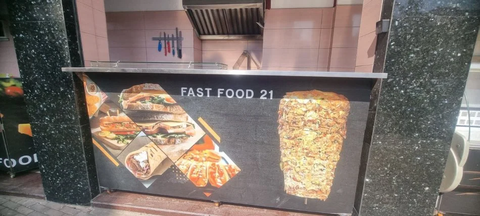 Tirane, Shiten pajisje restoranti