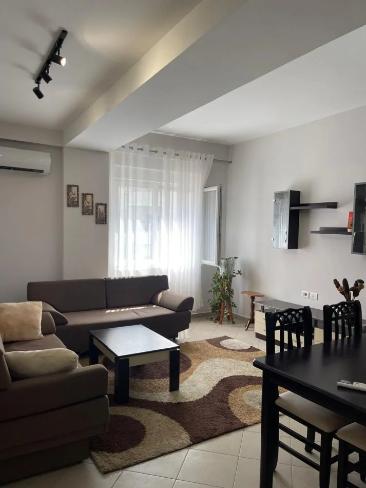 Tirane, shitet apartament 2+1 Kati 3, 97 m² 125.000 € (Fresku) TT 1147