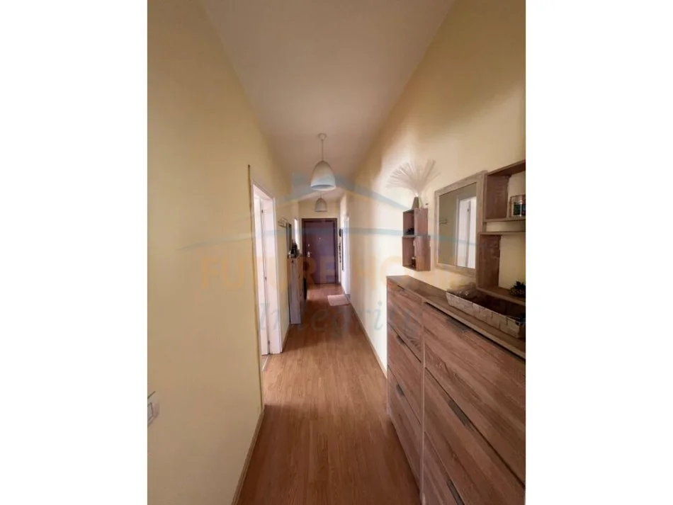 Tirane, shitet apartament 2+1 Kati 4, 95 m² 170.000 € (Rruga Kavajes)