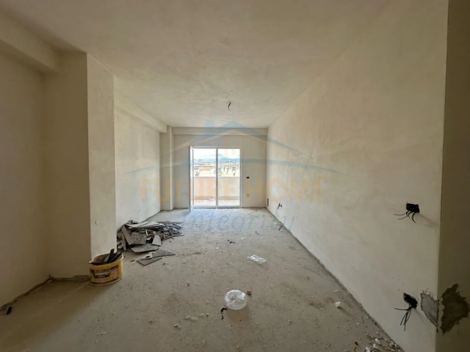 Tirane, shitet apartament 2+1 Kati 3, 112 m² 150.000 € (LAPRAKE)