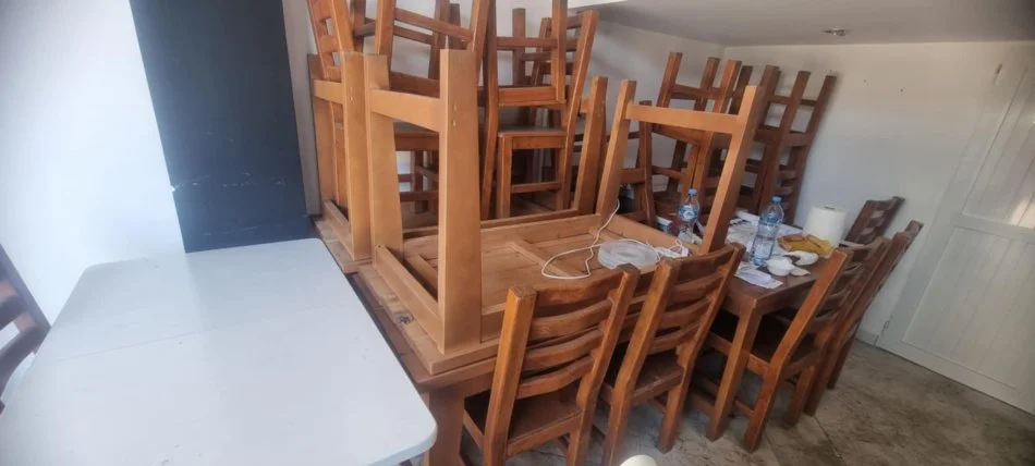 Tirane, shes Shiten tavolina druri