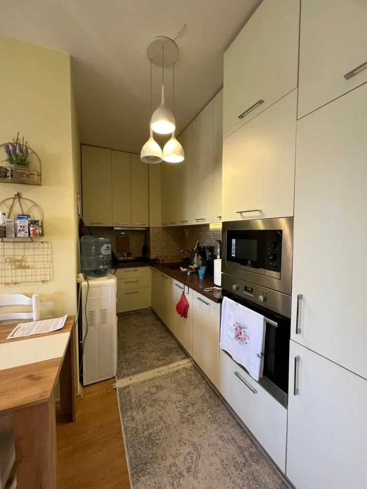 Tirane, shitet apartament 2+1+Ballkon Kati 4, 95 m² 170.000 € (rruga e kavajes)