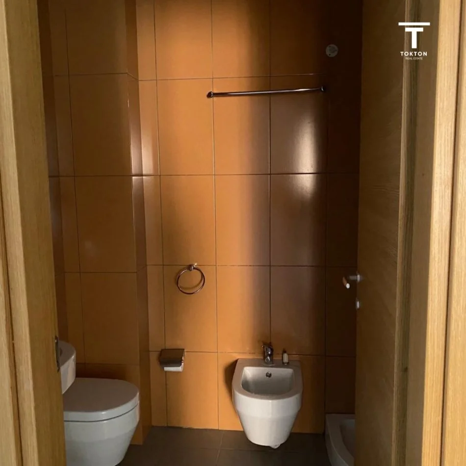 Tirane, jepet me qera apartament 2+1+Ballkon Kati 2, 69 m² 600 € (Liqeni i thate)