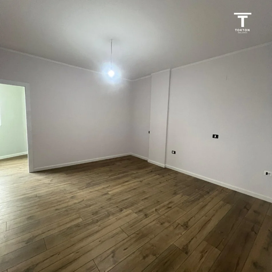Tirane, shitet apartament 2+1 Kati 4, 124 m² 130.000 € (Rruga e Thesarit, Fresk, Tiranë)