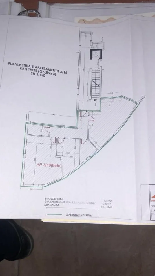 Tirane, shitet apartament 2+1 Kati 3, 124 m² 130.000 € (FRESK)