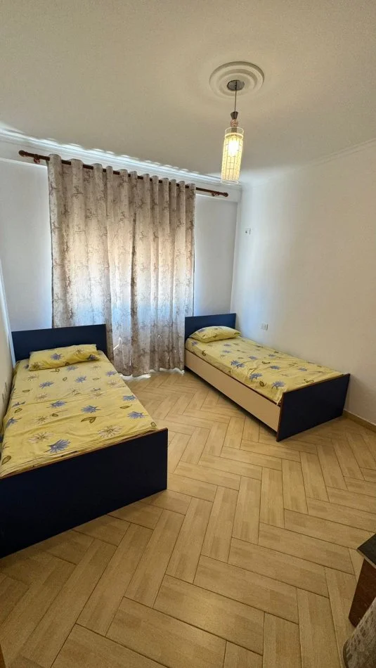 Tirane, jepet me qera apartament 2+1+Ballkon Kati 5, 180 m² 600 € (Frederik Shiroka)