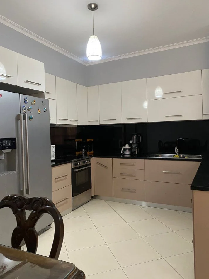 Tirane, shitet apartament 2+1+Ballkon Kati 6, 118 m² 136.000 € (rruga besim alla)