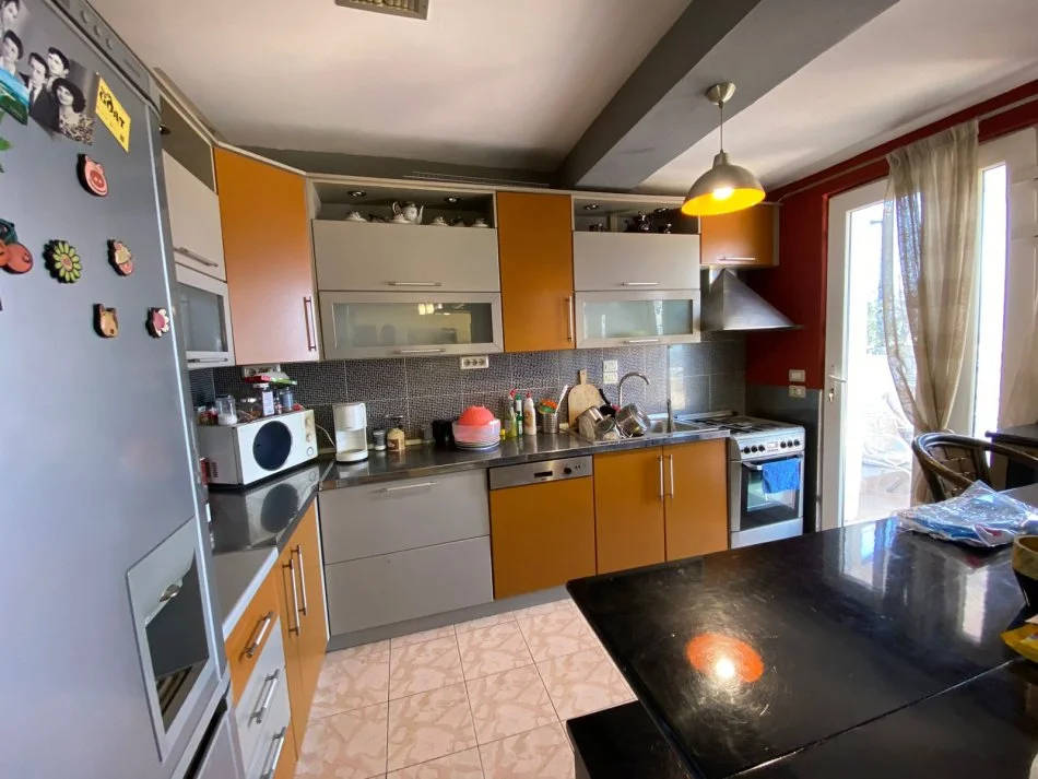 Tirane, shitet apartament 4+1+Aneks+Ballkon Kati 4, 220 m² 323000 € (Rruga Kodra e Diellit)
