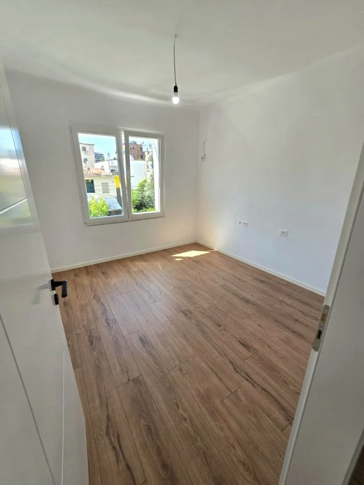 Tirane, shitet apartament 2+1 Kati 3, 73 m² 173.000 € (Ambasada Amerikane)