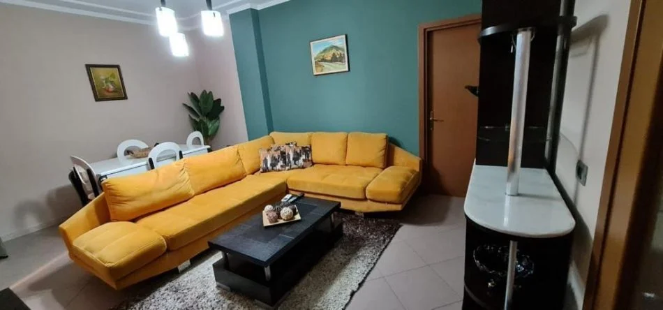 Jepet me Qera Apartament Kati 7,   700 €    9-Kateshet