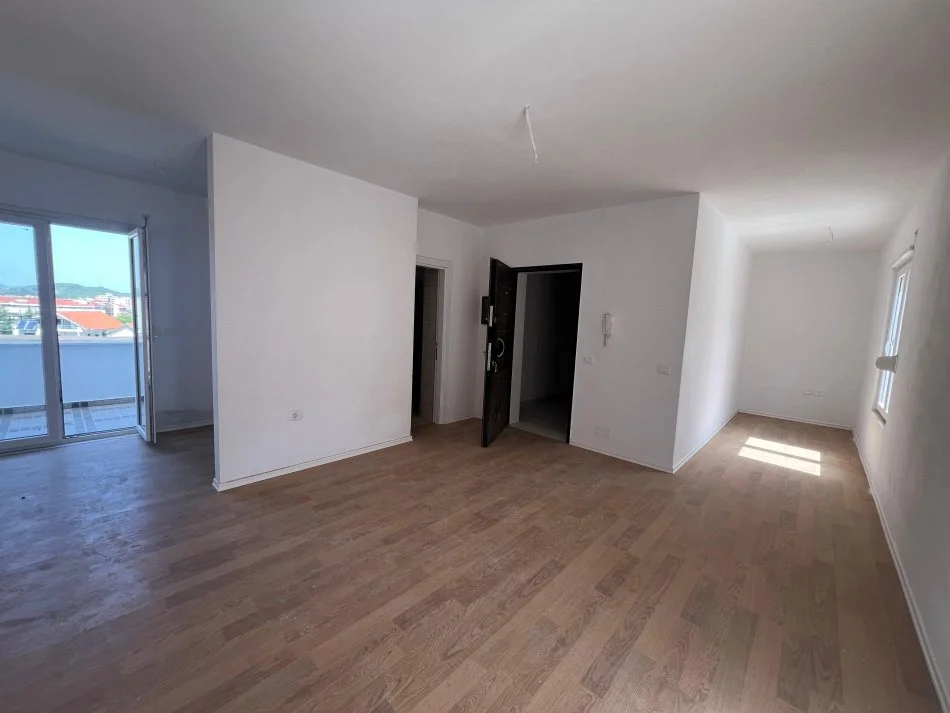 Tirane, shitet apartament 2+1 Kati 4, 79 m² 140.000 € (Selite)