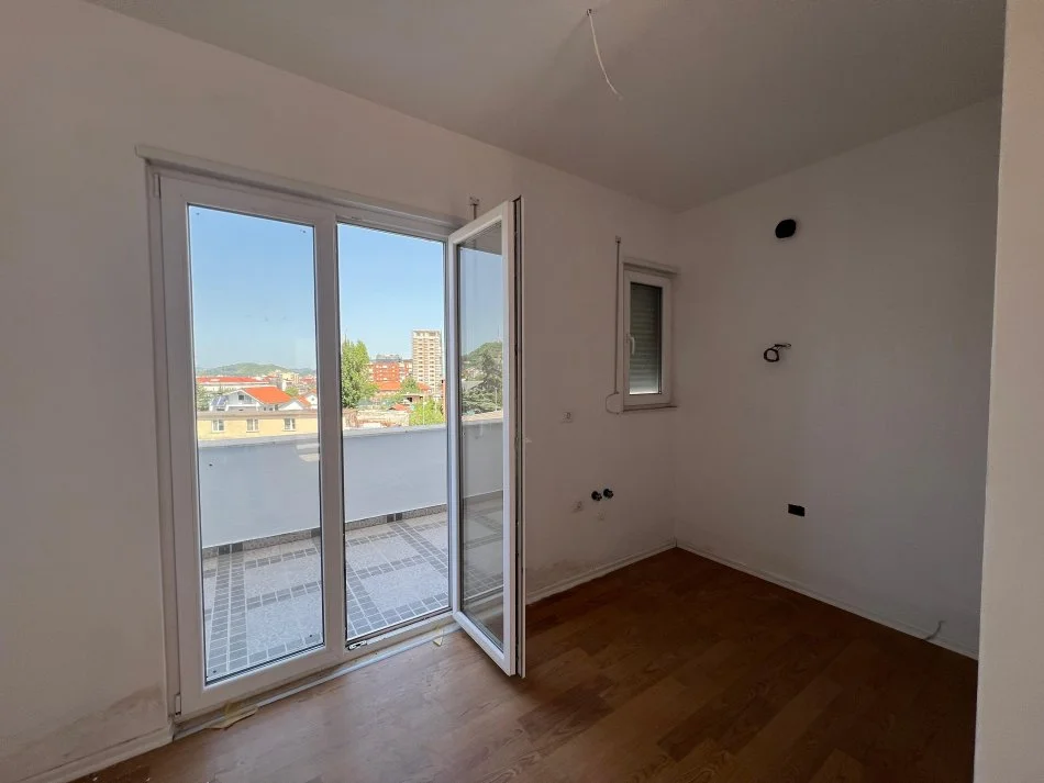 Tirane, shitet apartament 2+1 Kati 4, 79 m² 140.000 € (Selite)