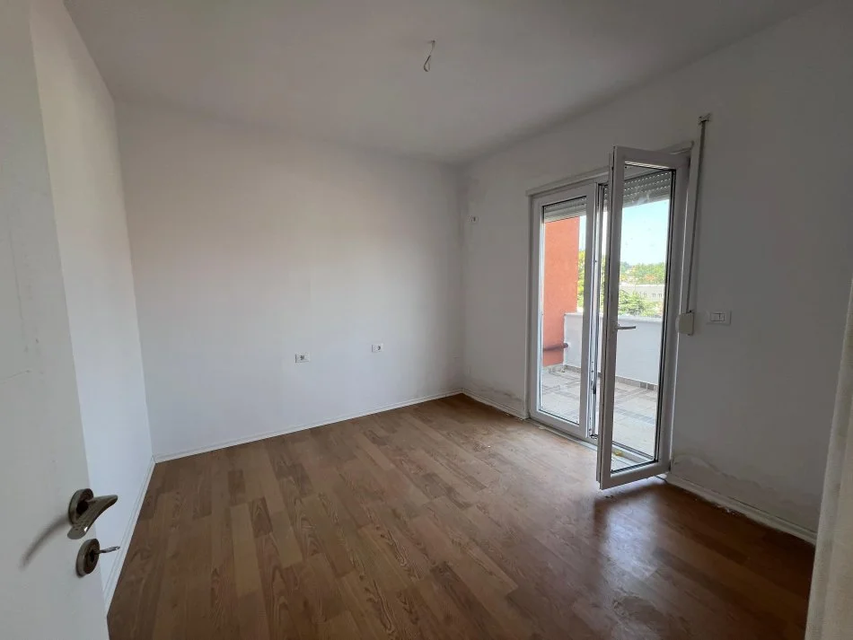 Tirane, shitet apartament 2+1 Kati 4, 79 m² 140.000 € (Selite)