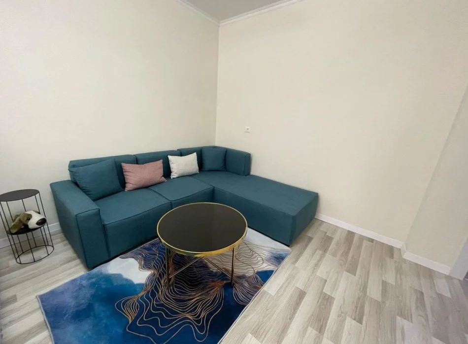 Tirane, jepet me qera garsonier Kati 3, 45 m² 500 € (Ne Qender te Tiranes)