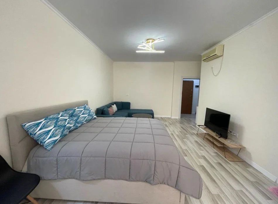 Tirane, jepet me qera garsonier Kati 3, 45 m² 500 € (Ne Qender te Tiranes)