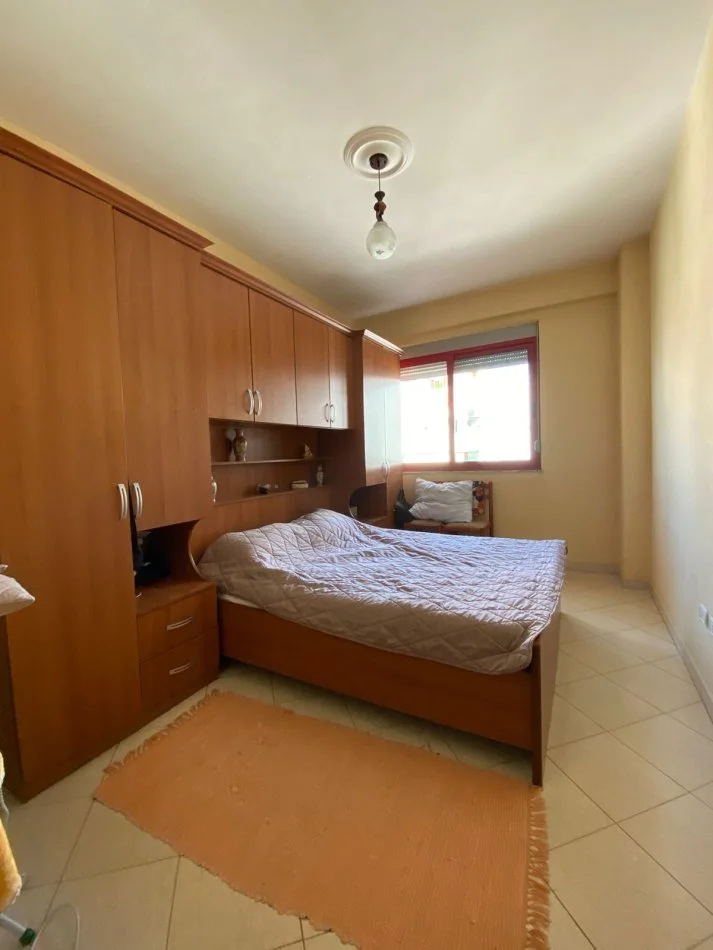 Tirane, shitet apartament 2+1+Ballkon Kati 5, 107 m² 110.000 € (kthesa e kamzes)