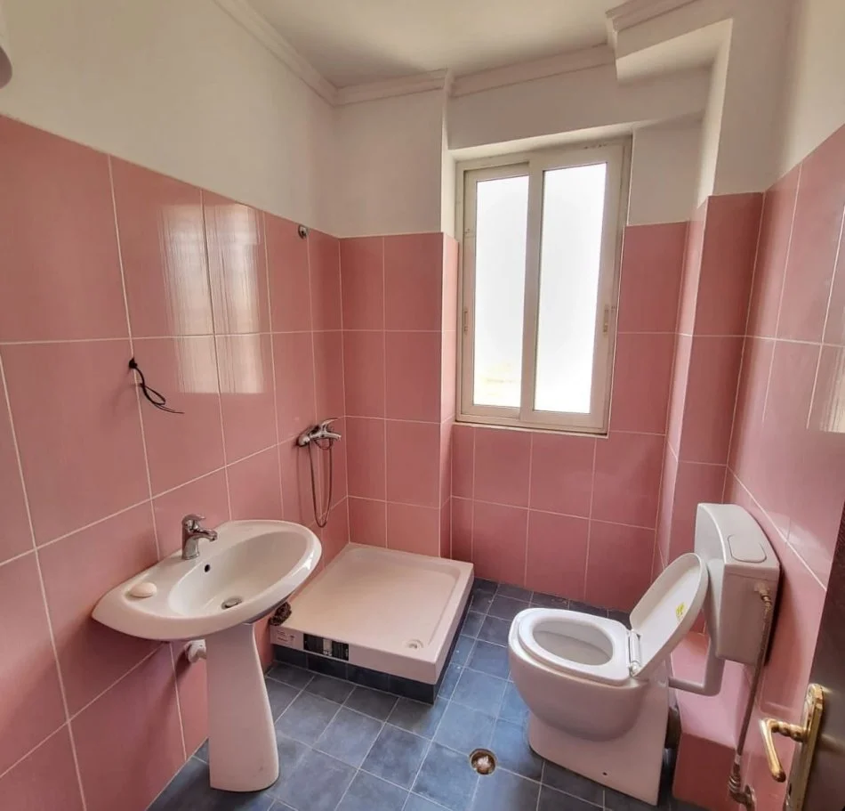 Tirane, shitet apartament 1+1 Kati 9, 41 m² 49.900 € (Bulevard Kashar)