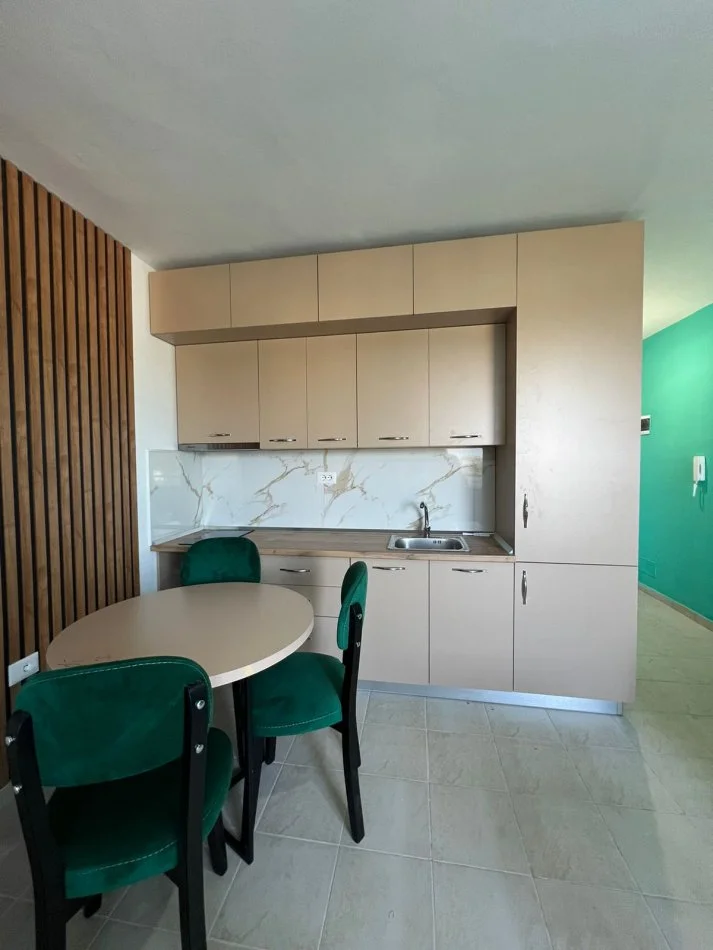 Durres, shitet garsonier Kati 6, 44 m² 53.000 € (shkembi i kavajes)