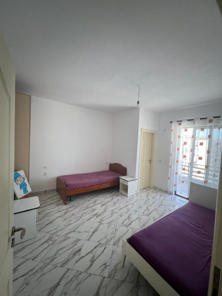 Tirane, jepet me qera apartament 2+1 Kati 7, 100 m² 500 € (Yzberisht)