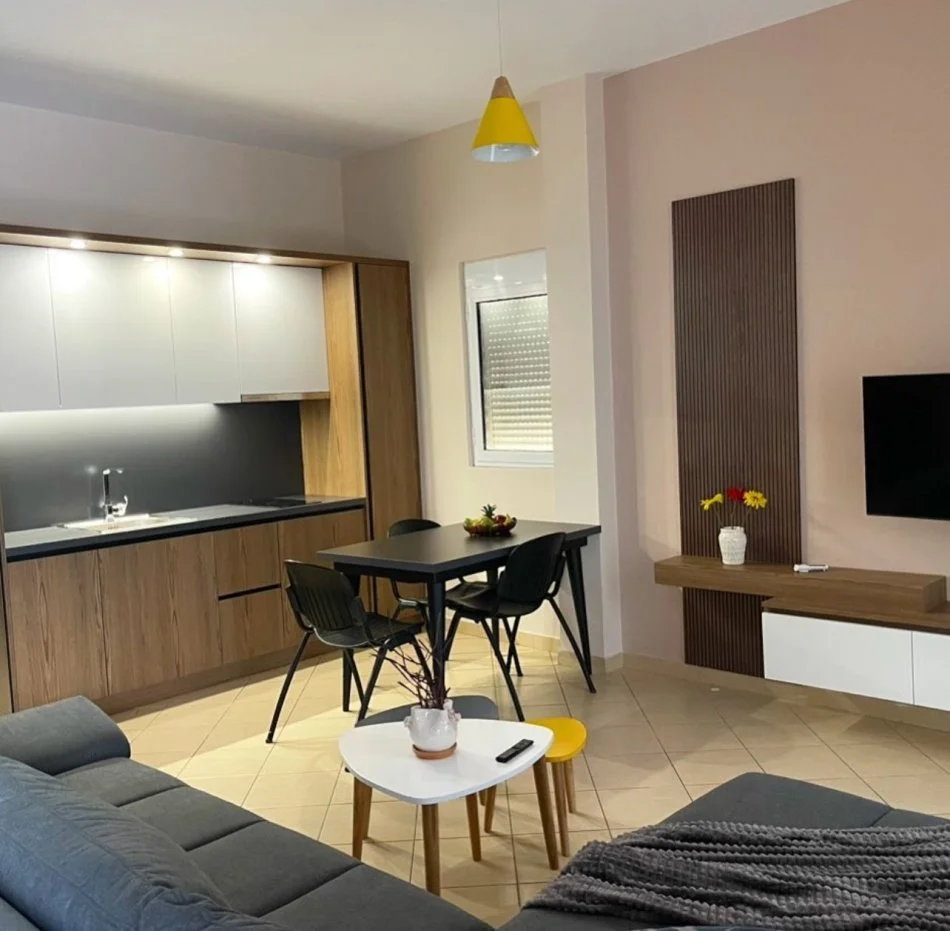 Tirane, jepet me qera apartament 1+1 Kati 2, 60 m² 550 €