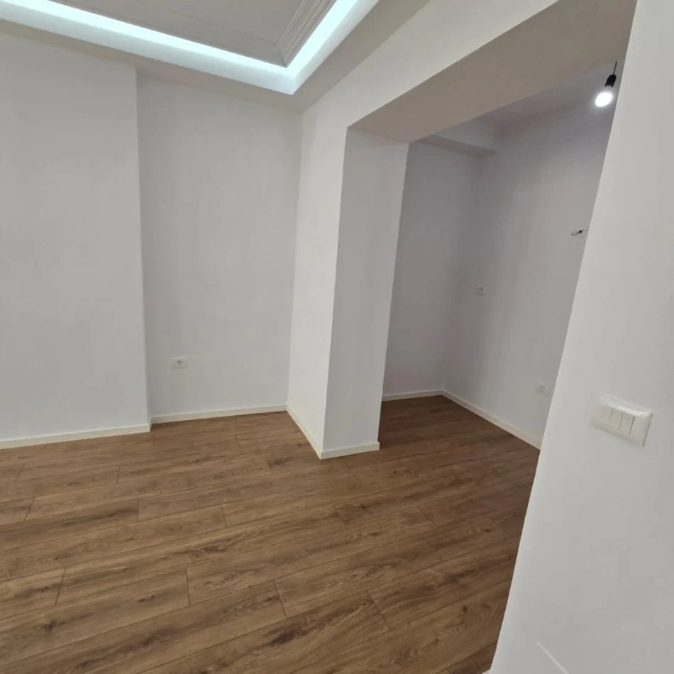 Tirane, shitet apartament 2+1 Kati 3, 72 m² 160.000 € (RRUGA E ELBASANIT , TIRANE)